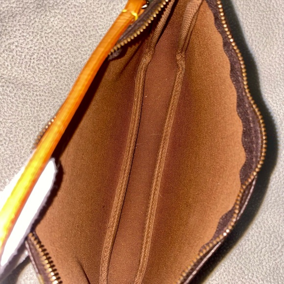 ‼️❌SOLD❌‼️🔥❤️ Louis Vuitton Iconic Monogram Pochette in EUC! Made in France - Picture 8 of 13